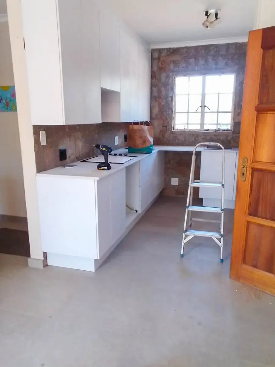 Laundry kitchen with window – Brackenhurst, Alberton
